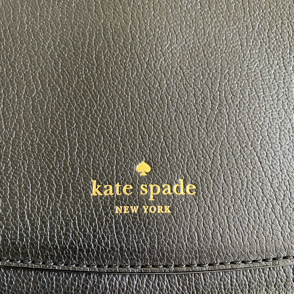 Kate Spade ♠️ purse - Picture 6 of 8
